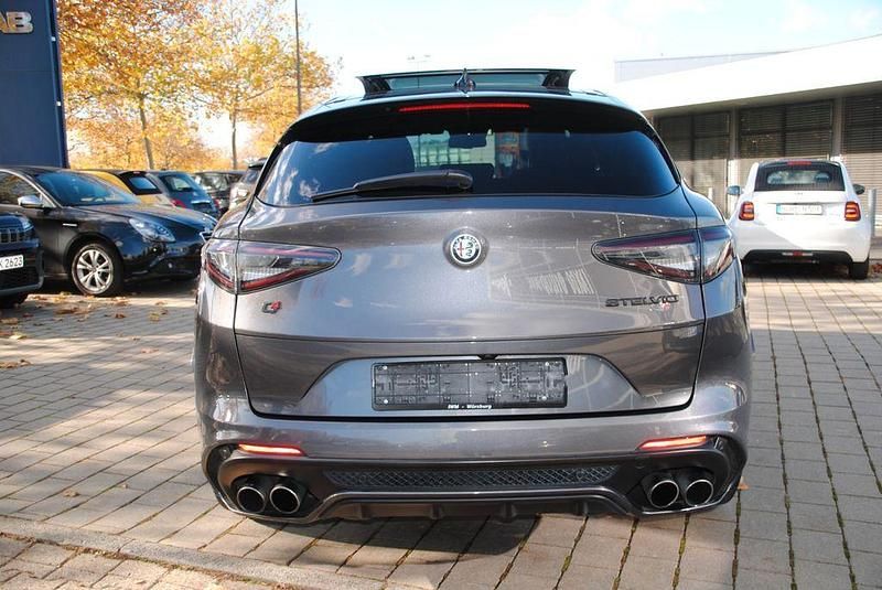 Gebraucht Alfa Romeo Stelvio Quadrifoglio 510 PS (375 kW) 2021 Grau SUV