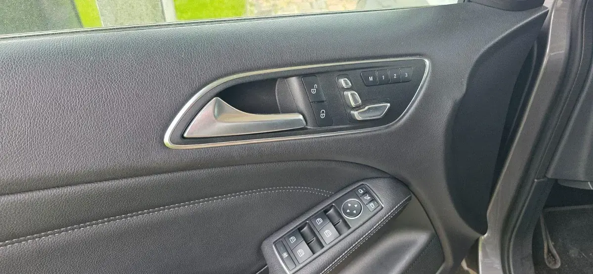 Gebraucht Mercedes B220 184 PS (135 kW) 2017 Grau Kleinwagen