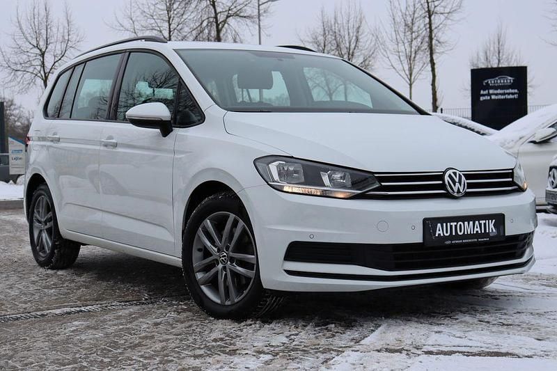 Gebraucht VW Touran 150 PS (110 kW) 2019 Weiß Van / Kleinbus
