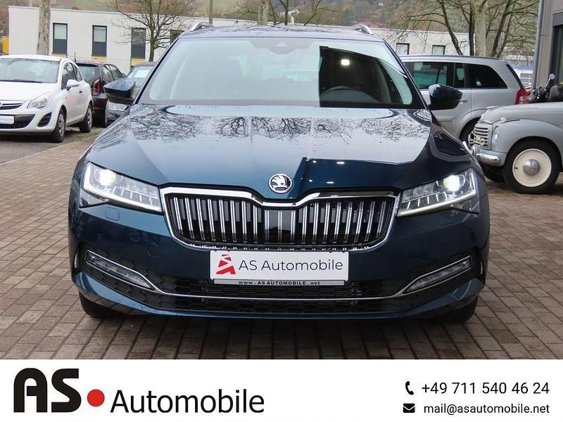 Gebraucht Skoda Superb Style 200 PS (147 kW) 2022 Modra lava/lava blau Kombi