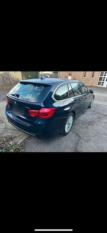 Gebraucht BMW 318 Luxury Line 150 PS (110 kW) 2016 Blau Kombi
