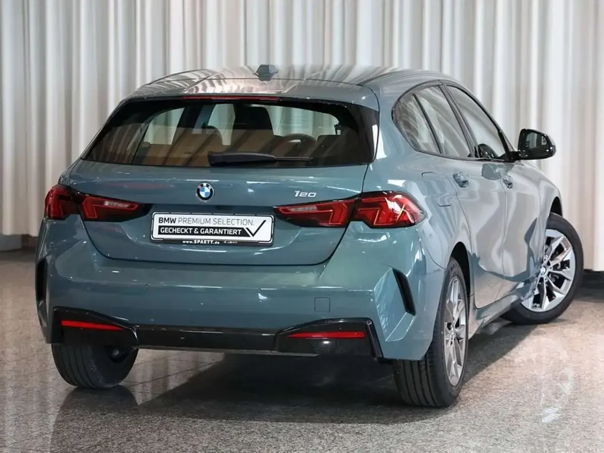 Gebraucht BMW 120 170 PS (125 kW) 2025 Grün Kleinwagen
