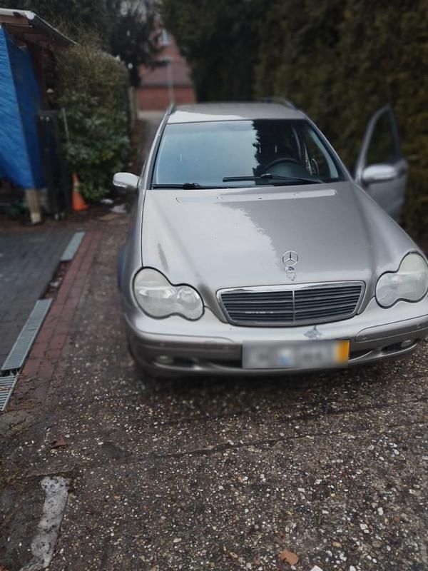 Gebraucht Mercedes C180 143 PS (105 kW) 2005 Grau Kombi