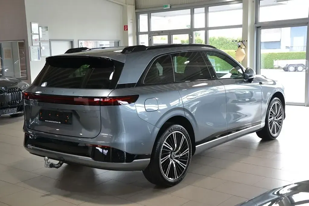 Neu XPENG G9 258 kW (351 PS) 2026 Grau SUV