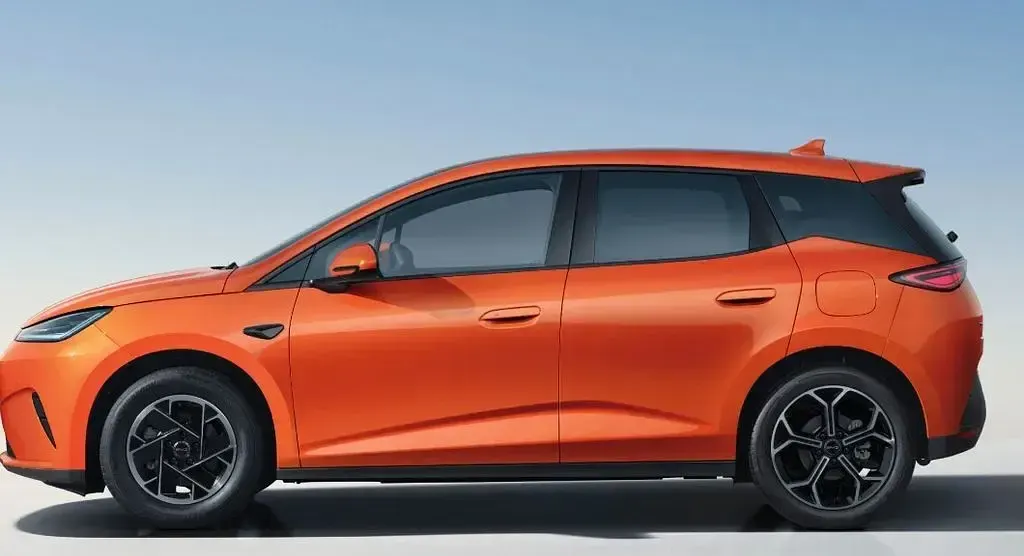 Neu BYD Dolphin Boost 155 kW (212 PS) 2026 Orange Kleinwagen