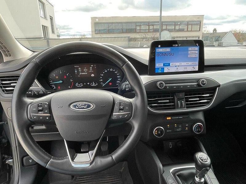 Gebraucht Ford Focus Cool & Connect 120 PS (88 kW) 2019 Grau Kombi