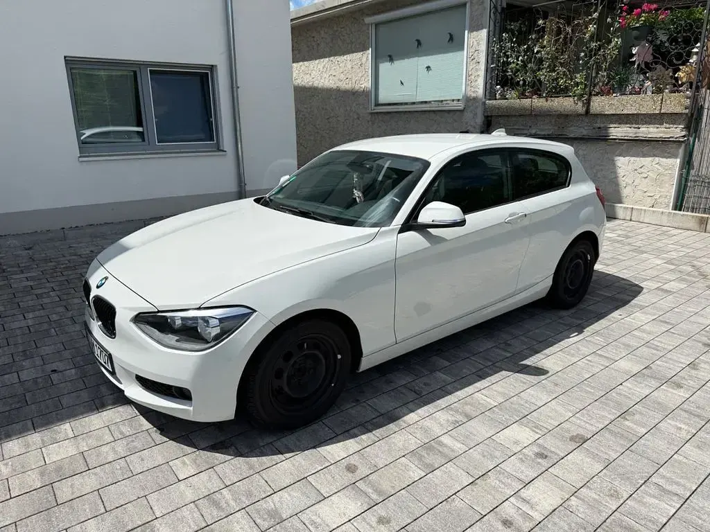 Gebraucht BMW 114 102 PS (75 kW) 2014 Weiß Kleinwagen