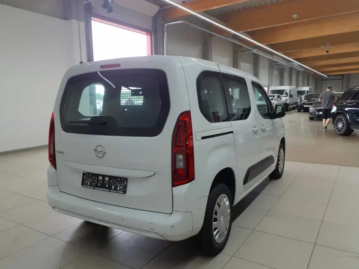 Gebraucht Opel Combo Life Edition 110 PS (80 kW) 2022 Jade weiß Van / Kleinbus