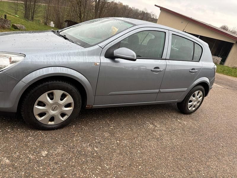 Gebraucht Opel Astra 116 PS (85 kW) 2008 Grau Limousine