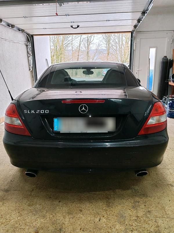 Schwarz Gebraucht 2005 Mercedes SLK200 Cabrio | 9.500 € (Etwas zu teuer) - Bild 1/4