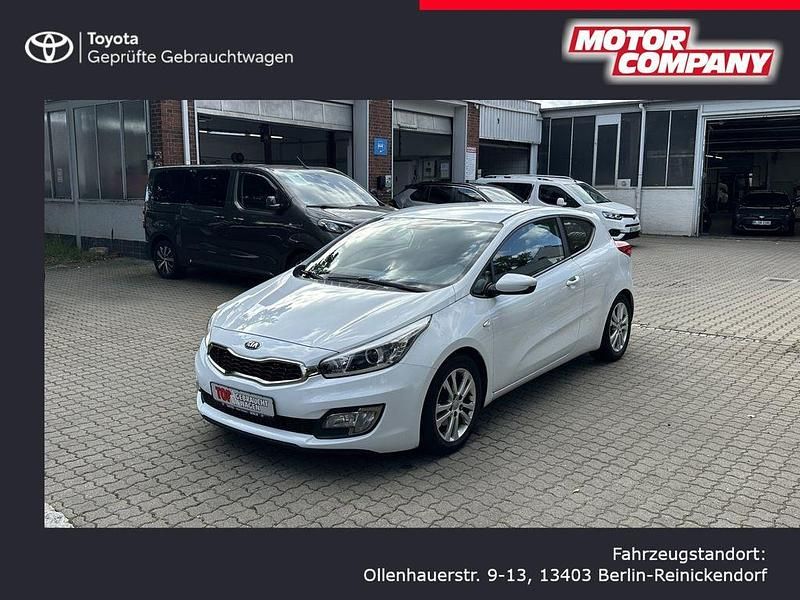 Weiß Gebraucht 2013 Kia ProCeed Vision Kleinwagen | 9.990 € - Bild 1/4