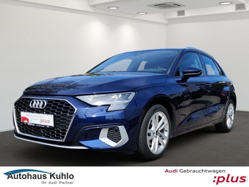 Blau Gebraucht 2022 Audi A3 Sportback Advanced Plus Limousine | 27.290 € (Etwas zu teuer) - Bild 1/4