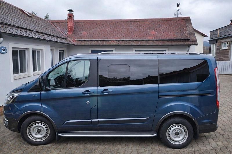Gebraucht Ford Tourneo Active 131 PS (96 kW) 2022 Blau Van / Kleinbus