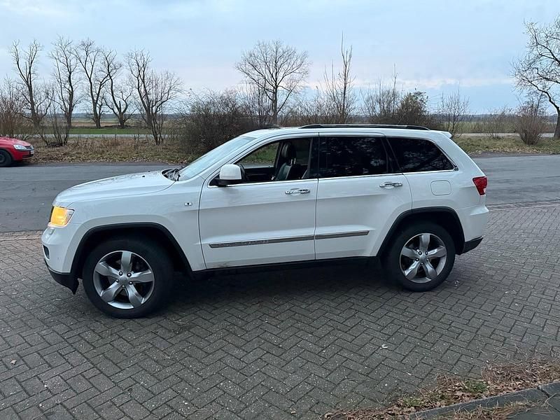 Weiß Gebraucht 2013 Jeep Grand Cherokee SUV | 15.000 € (Etwas zu teuer) - Bild 1/4