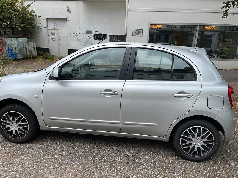 Silber Gebraucht 2011 Nissan Micra Kleinwagen | 2.850 € - Bild 1/4