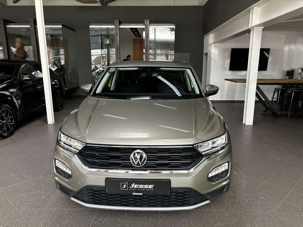 Gebraucht VW T-Roc United 150 PS (110 kW) 2020 Kurkumagelb metallic SUV