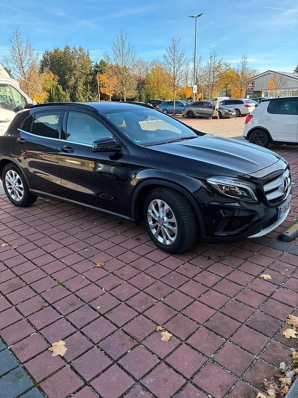 Gebraucht Mercedes GLA200 156 PS (114 kW) 2014 Schwarz SUV