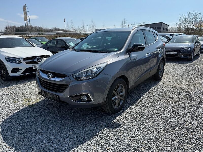 Grau Gebraucht 2015 Hyundai ix35 Style SUV | 10.900 € (Fairer Preis) - Bild 1/4