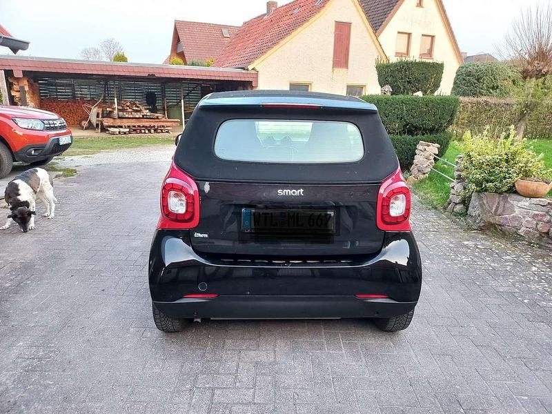 Gebraucht Smart ForTwo Cabrio Basis 71 PS (52 kW) 2017 Rot Cabrio