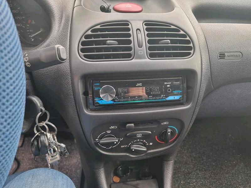 Second-hand Peugeot 206 60 CP (44 kW) 2000 Negru Hatchback