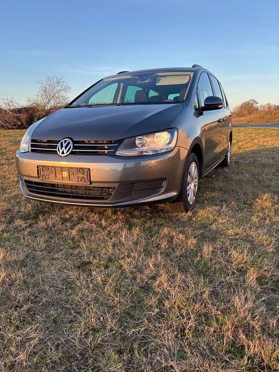 Gebraucht VW Sharan Trendline 140 PS (102 kW) 2011 Grau Van / Kleinbus