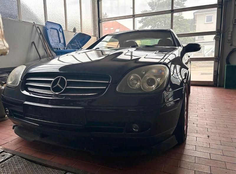 Schwarz Gebraucht 1999 Mercedes SLK230 Cabrio | 1.950 € (Superpreis) - Bild 1/4