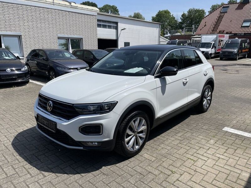 Weiß Gebraucht 2021 VW T-Roc Active SUV | 15.900 € - Bild 1/4