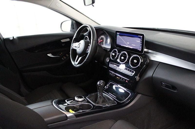 Gebraucht Mercedes C200 160 PS (117 kW) 2021 Schwarz Limousine