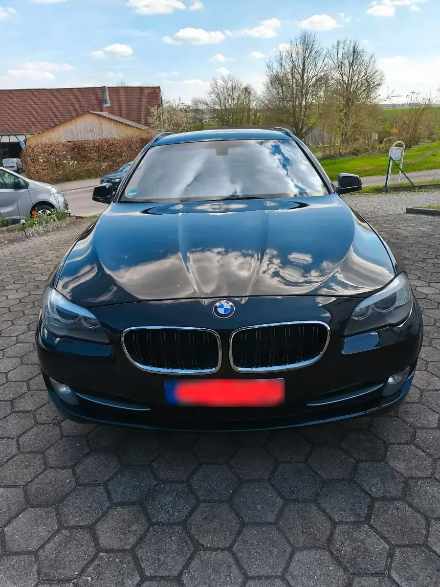 Gebraucht BMW 525 218 PS (160 kW) 2012 Schwarz Kombi