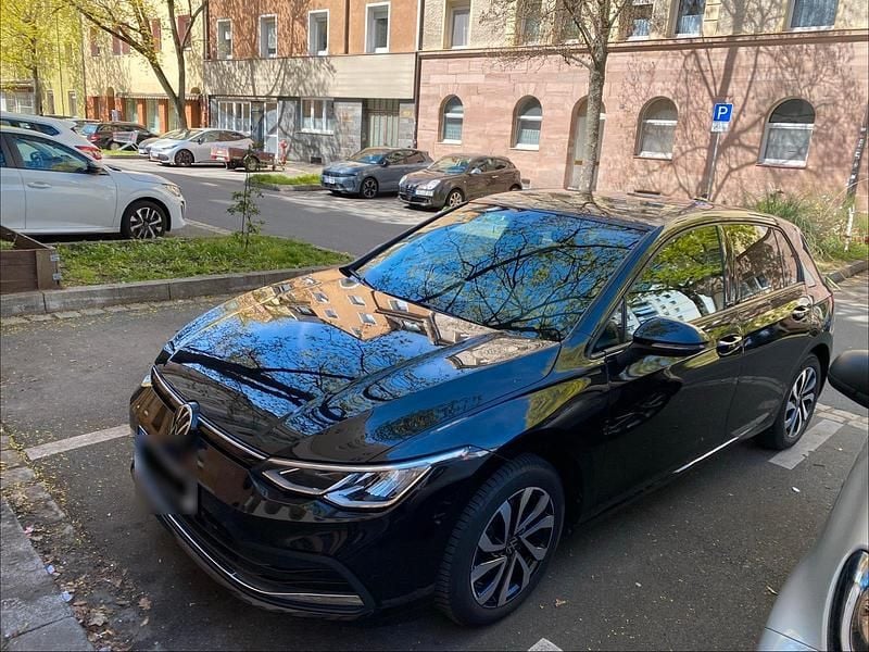 Second-hand VW Golf VIII 150 CP (110 kW) 2021 Negru Break