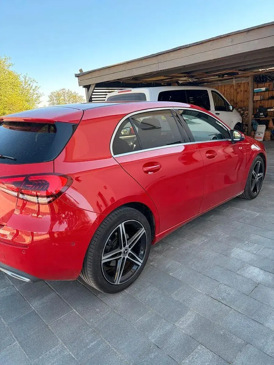 Gebraucht Mercedes A200 Progressive 163 PS (119 kW) 2018 Rot Limousine