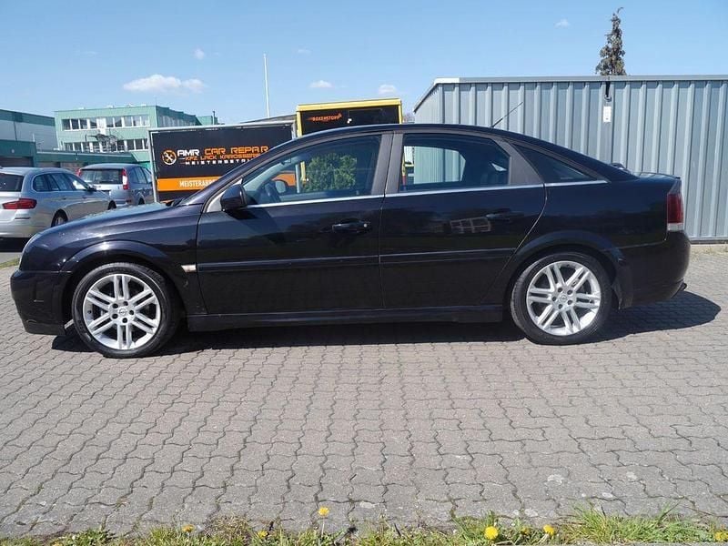 Używany Opel Vectra GTS 147 KM (108 kW) 2003 Czarny Sedan/Limuzyna