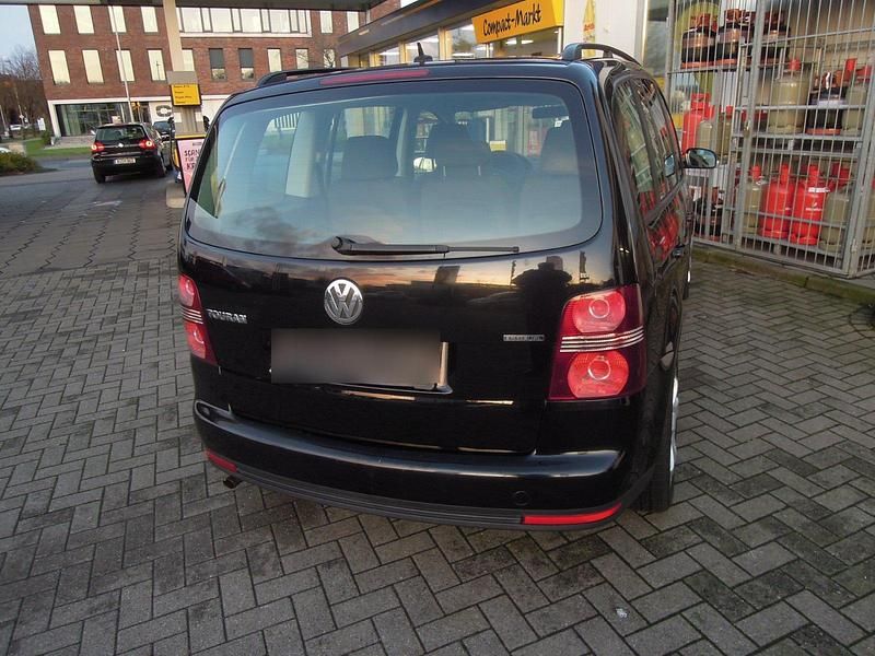 Gebraucht VW Touran 109 PS (80 kW) 2008 Schwarz Van / Kleinbus