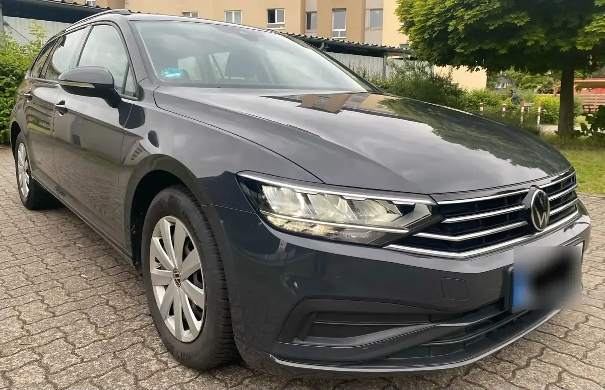 Gebraucht VW Passat 150 PS (110 kW) 2020 Grau Kombi