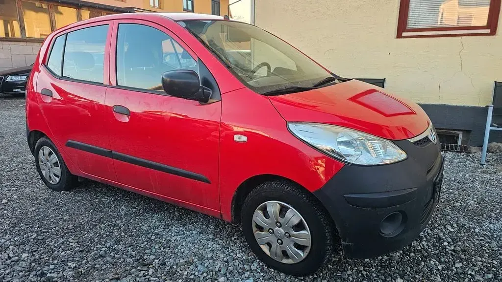 Gebraucht Hyundai i10 67 PS (49 kW) 2010 Rot Kleinwagen