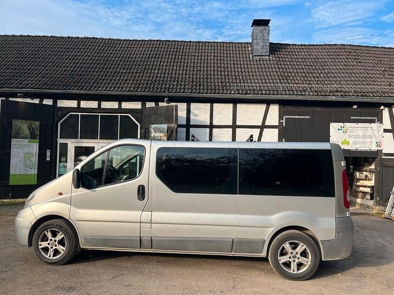 Gebraucht Opel Vivaro 114 PS (83 kW) 2008 Grau Van / Kleinbus