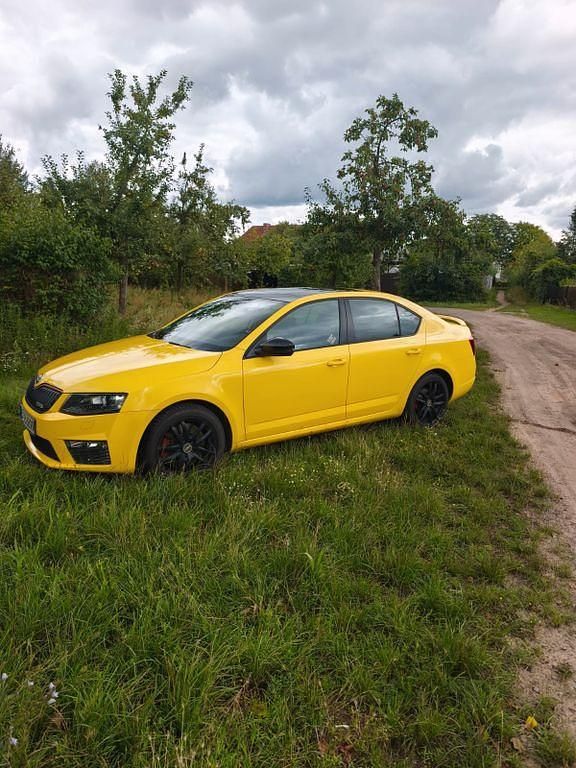 Gelb Gebraucht 2014 Skoda Octavia RS Limousine | 13.500 € (Superpreis) - Bild 1/4