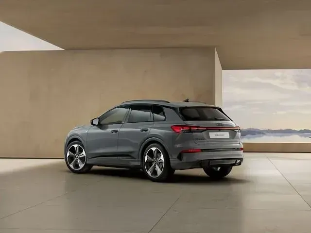 Neu Audi Q4 e-tron S-Line 150 kW (204 PS) 2026 Grau SUV