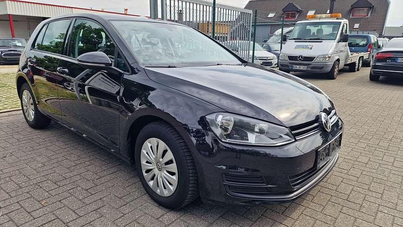 Schwarz met. Gebraucht 2013 VW Golf VII Comfortline Limousine | 7.990 € (Fairer Preis) - Bild 1/4