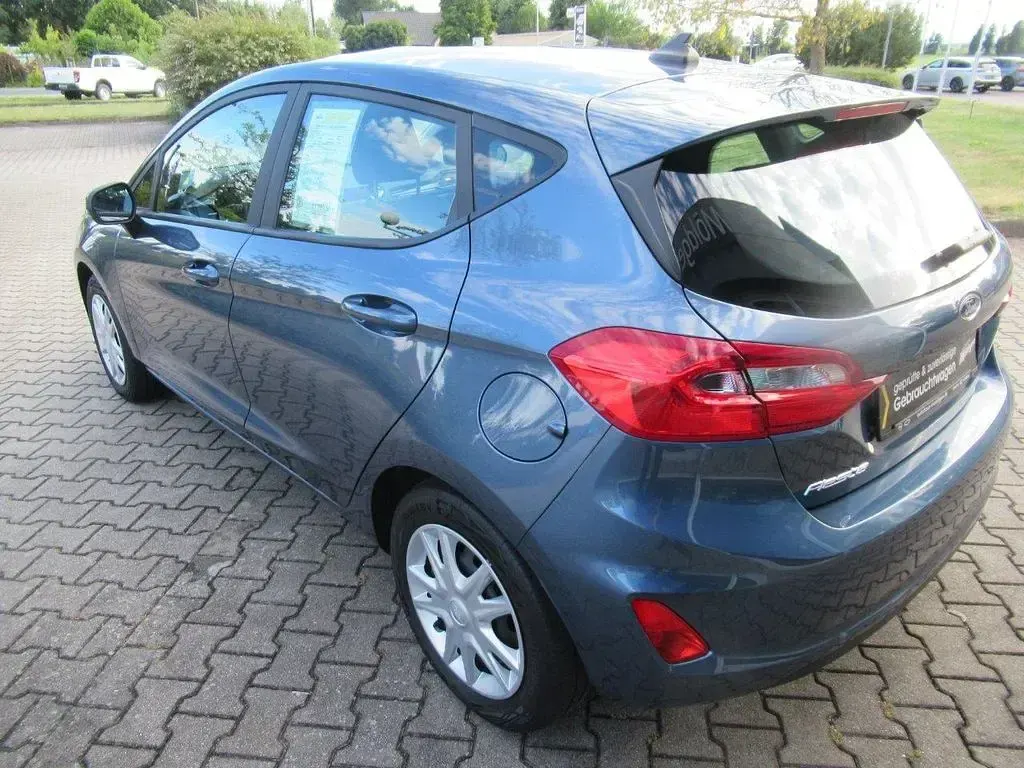 Gebraucht Ford Fiesta Cool & Connect 75 PS (55 kW) 2021 Blue metallic Limousine