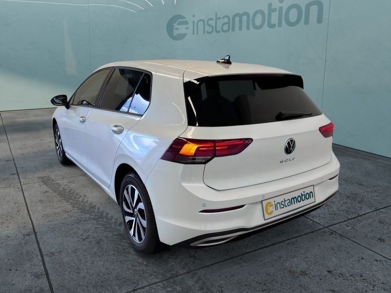 Gebraucht VW Golf VIII Active 110 PS (80 kW) 2021 Weiß Limousine