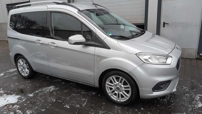 Occasion Ford Tourneo Titanium 101 ch (74 kW) 2019 Argent Break