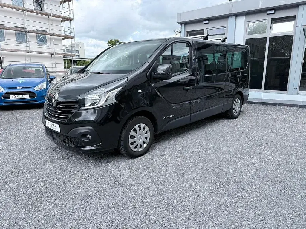 Gebraucht Renault Trafic Expression 145 PS (106 kW) 2017 Schwarz Van / Kleinbus