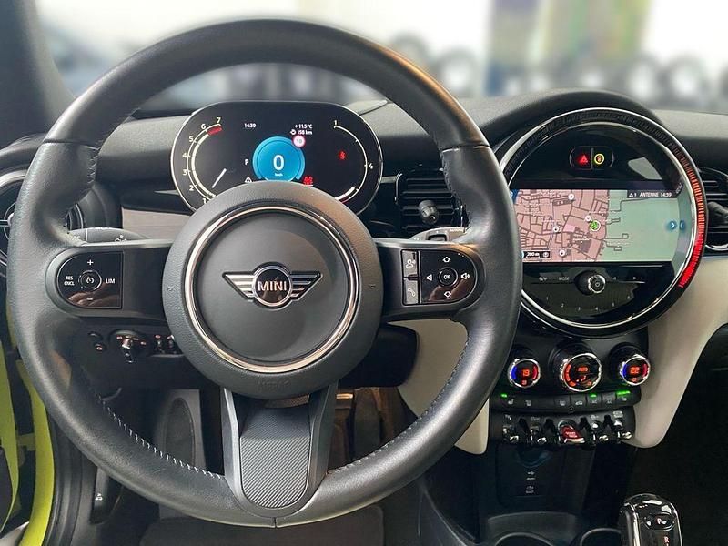 Gebraucht Mini Cooper Classic 136 PS (100 kW) 2023 Gelb Kleinwagen