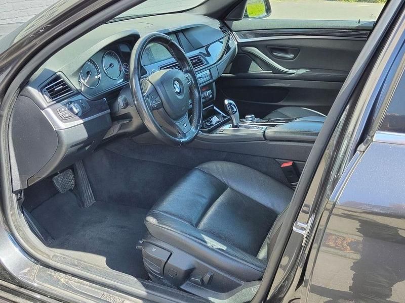 Gebraucht BMW 523 Executive 204 PS (150 kW) 2012 Grau Kombi