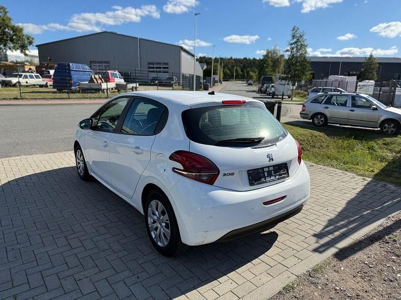 Gebraucht Peugeot 208 Active 82 PS (60 kW) 2019 Weiß Kleinwagen
