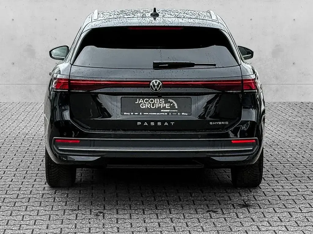 Gebraucht VW Passat Business 204 PS (150 kW) 2025 Schwarz Kombi