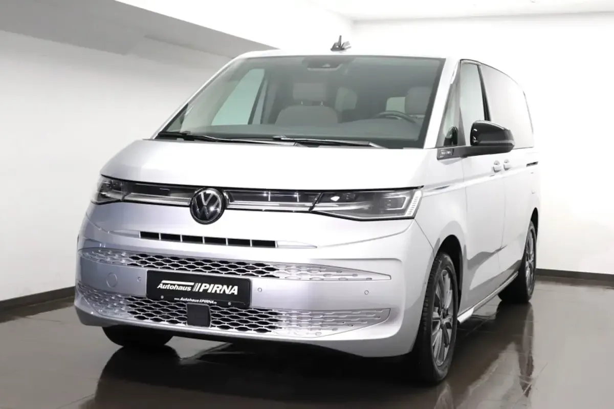 Gebraucht VW Multivan Style 150 PS (110 kW) 2025 Van / Kleinbus