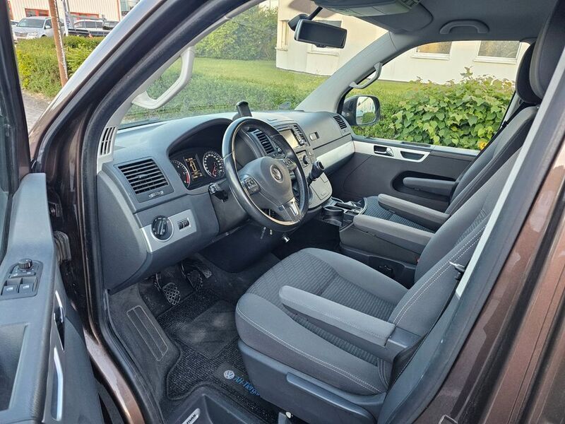 Braun Gebraucht 2015 VW T5 Comfortline Van | 25.999 € - Bild 1/4