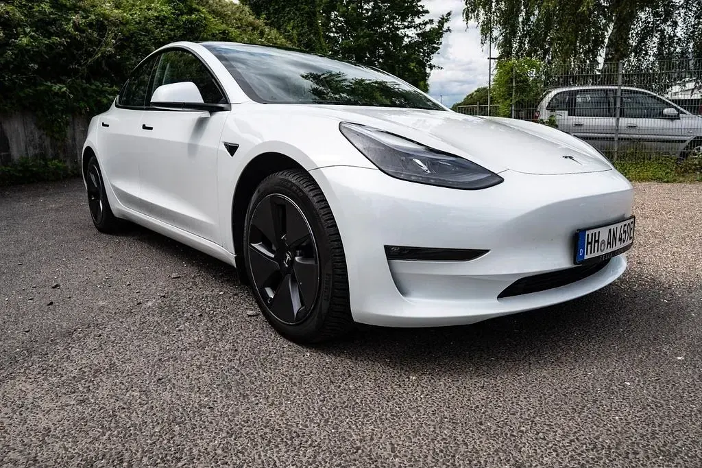 Gebraucht Tesla Model 3 Long Range AWD 235 kW (320 PS) 2023 Weiß Limousine